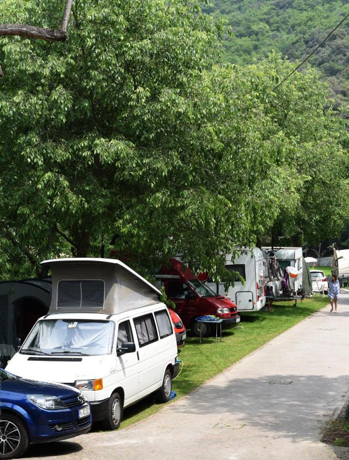 Camping Alpino - Nature Village มัลเชซิเน ภายนอก รูปภาพ