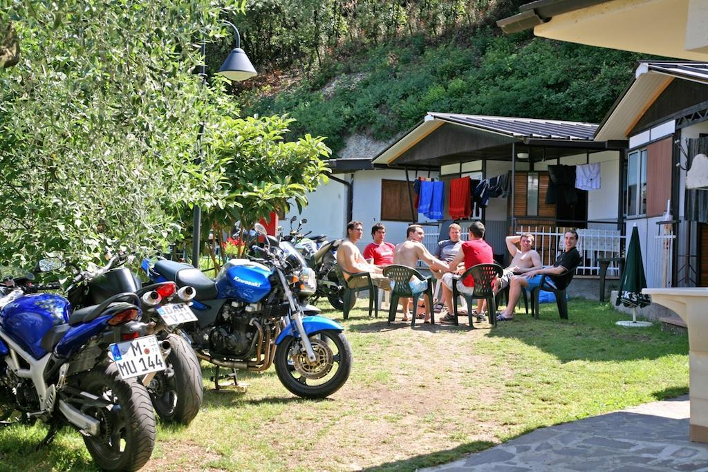Camping Alpino - Nature Village มัลเชซิเน ภายนอก รูปภาพ